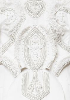 Couture Beading, Tambour Embroidery, Couture Embroidery, Couture Details, Textiles Fashion, Embellished Dress, Fashion Details, Sewing Inspiration