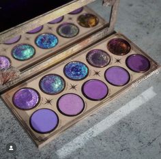 Makeup Booth, Duochrome Makeup, Badass Makeup, Multichrome Eyeshadow, Aesthetic Cosmetics, Galaxy Makeup, Purple Stuff, Purple Palette, Aesthetic Galaxy