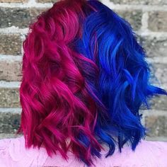 Colored Hair Pink, Half And Half Hair, Underlights Hair, Split Dyed Hair, Hairstyles Design, Natural Hair Products, Nappy Hair, Short Shag Hairstyles, Short Shag