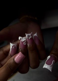 Duck Nail Freestyle, Cute Duck Nails Designs, Initial Nails Short, Short Diamond Nails, Flare Nails Acrylics, Simple Nail Sets, White Junk Nails, Bad And Boujee Nails Short, Medium Nail Designs