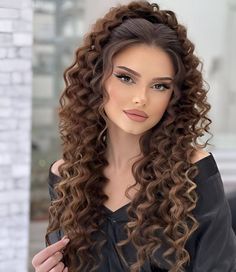 Curly Hair Beauty, Hair Styels, Modele Fitness, Curly Hair Extensions, Quince Hairstyles