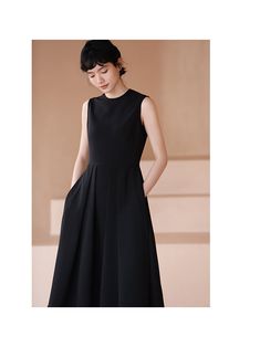 A sleeveless dress with a gently flared hem that gives you the look of a movie actress. This item is sewn high at the waist and creates a beautiful silhouette. Wear it with a cardigan or jacket for all seasons. 
 
 
 
 
 
 
 
 
 
 
 
 
 
 
 
 Size 
 
 
 S size 
 
 
 Length: 110cm 
 Shoulder width: 36cm 
 Bust: 85cm 
 Waist: 68cm 
 
 M size 
 
 Length: 111.5cm 
 Shoulder width: 37cm 
 Bust: 89cm 
 Waist: 72cm 
 
 L size 
 
 Length: 113cm 
 Shoulder width: 38cm 
 Bust: 93cm 
 Waist: 76cm 
 
 XL si Chic A-line Sleeveless Dress With Box Pleat, Elegant Sleeveless A-line Fit And Flare Dress, Elegant A-line Fit And Flare Sleeveless Dress, Chic Sleeveless A-line Dress With Box Pleat, Chic A-line Dresses With Box Pleat, Elegant Fit And Flare Sleeveless Dress, Elegant Fit And Flare Sleeveless Dress With Flattering Silhouette, Chic A-line Dress With Box Pleat, Chic Formal Sleeveless Dress With Box Pleat