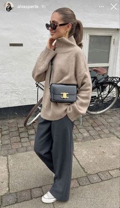 Rome Winter Fashion, Scandinavian Autumn Fashion, Scandinavian Outfit Winter, Rome Outfits Fall, Rome Winter Outfits, Rome Outfits Winter, Scandinavian Outfits, Outfits For The Office, Vinter Mode Outfits