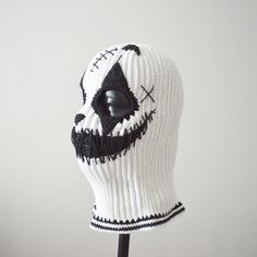 White Horror Halloween Mask, White Horror Masks For Halloween, Halloween Streetwear Balaclava Mask, Halloween Balaclava Mask For Streetwear, Crochet Creepy, Knit Halloween, Balaclava Ski Mask, Crochet Ghost, Outfit Street Style