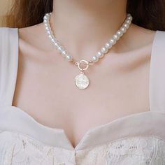 Kalung Choker, Modern Pearl Jewelry, Pearl Jewelry Design, Pearl Necklace Vintage, Pearl Jewelry Necklace, Baroque Pearl Necklace