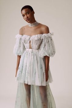 Off The Shoulder With Sleeves, Wedding Dresses 2022, Wedding Dresses Off The Shoulder, Banh Beo, Short Wedding Dresses, Wedding Dresses High Low, Dresses Off The Shoulder, Best Gowns, Character Fashion