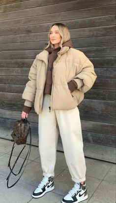 Beige Jacket Outfit, Women Puffer Jacket, Best Puffer Jacket, Puffer Jacket Outfit, Winter Pants Outfit, Winter Fashion Outfits Casual