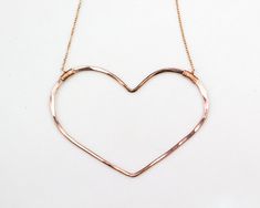 redo-11 Rose Gold Heart Necklace, Heart Necklace Gold, Open Heart Necklace, Heart Rose, Rose Gold Heart, Emily In Paris, Necklace Heart, Gold Heart Necklace, Metal Heart