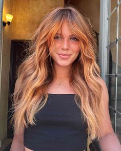 Red Hair Trends 2023, Red Hair Cuts Medium, Red To Blonde Ombre Hair Balayage, Red Hair 2023 Trends, Red Hair Summer 2023, Red Hair With Ombre, Blonde To Red Balayage, Blond Red Highlights, Low Maintenance Red Hair