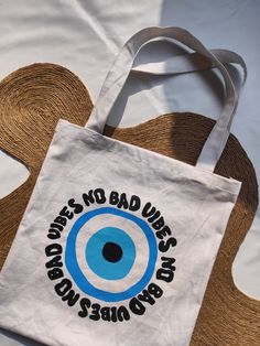 Tote Bag Aesthetic Outfit, Diy Bag Painting, Tote Bag Design Ideas, Eco Bag Design, Bag Design Ideas, Tote Bad, Ocean Tote Bag