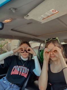 Self Timer Photos, Timer Photos, Besties Pictures, Car Selfie, Aesthetic Cars, Sisters Photoshoot Poses, Car Poses, Sisters Photoshoot, Photo Recreation