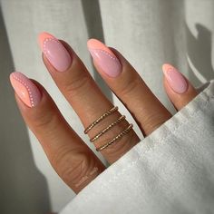 Peach Colored Nails, Coral Nails With Design, Pastel Nails Designs, Coral Nails, Cute Spring Nails, Simple Gel Nails, Simple Acrylic Nails