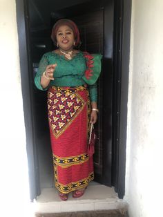 Madam Blouse Lace For Wrapper, Madam Blouse, Igbo Blouse, Lace Blouse Styles, African Lace Styles, 2piece Outfits, Emoji Pictures, Blouse Lace, Lace Styles