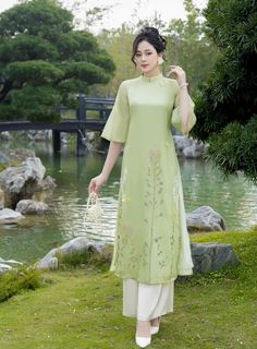 Very elegant design Green Spring Wedding Dress, Spring Wedding Green Dress, Spring Party Green Sets, Elegant Light Green Short Sleeve Dress, Elegant Light Green Dress With Short Sleeves, Elegant Green Sets For Summer, Elegant Light Green Maxi Dress, Elegant Green Summer Sets, Light Green Short Sleeve Dresses For Spring