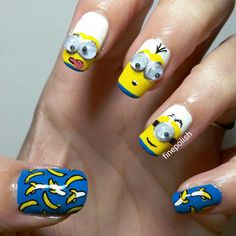 Deixe seus dedos brilharem como os Minions! 💅💛 Explore 41+ ideias personalizadas e divertidas de unhas decoradas inspiradas nesses adoráveis amarelinhos. Transforme suas unhas em obras de arte travessas com a magia dos Minions! #UnhasDecoradas #MinionsMania #InspiraçãoNailArt Pink Minion, Minion Drawing, Minion Stickers, Glossier Nail Polish, Sky Blue Nails, Happy Minions, Blue Tips