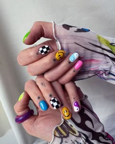 Designs On Nails, Smiley Face Nails, Best Summer Nails, Summer Nails Ideas, Retro Nails, Best Nails, Punk Nails