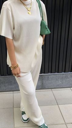 Mode Zara, Neue Outfits, White Outfit, Looks Street Style, Modest Fashion Outfits, Looks Chic, Looks Style