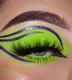 Eyeliner Inspiration, Neon Goth, Eyeliner Designs, Awesome Makeup, Eye Makeup Pictures, Beautiful Eye Makeup, Makeup Stuff