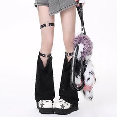 New Arrivals – Lolilita Store Legs Ring, Aesthetic Streetwear, Pearl Bag, Gothic Punk, Crazy Girls, Cut Out Design, Kawaii Clothes, Quilted Bag, Short En Jean