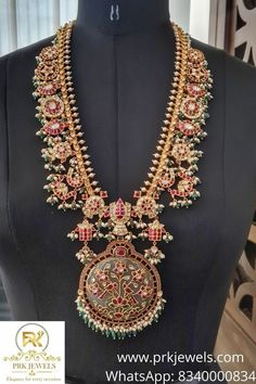 Big Necklace Gold, Antique Haaram Designs Gold, Kundan Jewellery Bridal, Temple Jewelry Necklace, Bridal Jewelery, Antique Gold Jewelry Indian, Bridal Jewelry Vintage, Wedding Necklaces, Gold Necklace Indian Bridal Jewelry