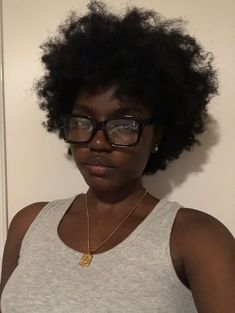 Black Guy With Glasses Aesthetic, Thick Black Glasses Aesthetic, Big Frame Glasses Black Women, Oval Face Glasses Woman Frames, Square Glasses Black Women, Black Glasses Black Women, Glasses Inspiration Round Face, Glasses For Round Faces Black Women, Glasses Inspo Black Women