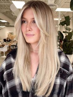 Curtain Bangs for Oblong Face Oblong Face Shape, Long Shiny Hair, Long Hair With Bangs, Haircuts For Long Hair, Long Straight Hair, Curtain Bangs