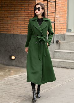 Green Belted Long Coat, Green Long Outerwear For Workwear, Green Long Outerwear For Work, Winter Green Belted Outerwear, Wool Coat Outfit, Wool Maxi Coat, Vintage Winter Coat, Fit And Flare Coat, Green Wool Coat