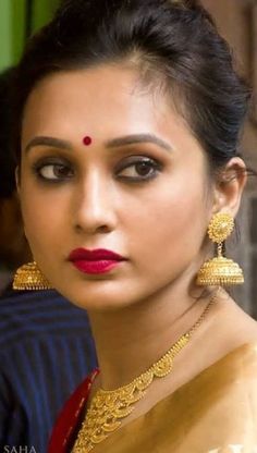 Mimi Chakraborty Hot, Mimi Chakraborty, Bridal Dress Design, Girl Body, Blackpink Fashion, India Beauty, Bridal Dress, Dress Code, Dress Design