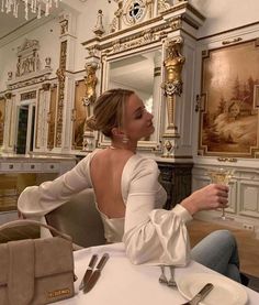 Rich Girl Aesthetic, Twisted Series, Rich Girl Lifestyle, Mia 3, Foto Poses, Classy Aesthetic, Old Money Style, Future Lifestyle, Rich Life