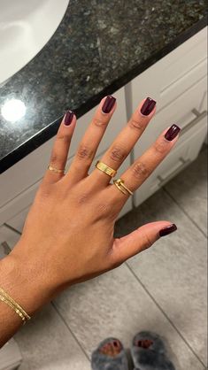 Holiday Nails Black Women, Dark Nails Black Women, Cute Fall Colors For Nails, Dark Sns Nails, Summer Gel Polish Nails Ideas, Black Nails Black Women, Overlay Nail Ideas, Short Gel X Nails, Dark Skin Nails