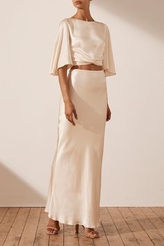 La Lune Bias Maxi Skirt | Cream | Skirts | Shona Joy – Shona Joy International Satin Maxi Skirt, Cream Skirt, Shona Joy, Twist Top, Satin Skirt, 인물 사진, Silk Skirt, Satin Dresses, Silk Dress