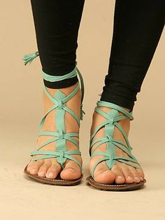 Worldwide Free Shipping - South Africa Hot Handmade Green Leather Beach Sandals, Bohemian Green Sandals For Spring, Green Bohemian Leather Sandals, Green Leather Bohemian Sandals, Green Leather Toe Post Sandals, Green Bohemian Round Toe Sandals, Green Bohemian Open Toe Sandals, Casual Green Lace-up Open Toe Sandals, Casual Green Open Toe Lace-up Sandals