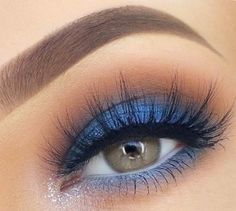 Make Up Designs, Dramatic Eye Makeup, Smink Inspiration, Beautiful Eye Makeup, Makijaż Smokey Eye, Makeup Eye Looks, Blue Eyeshadow, Eye Makeup Art, Eye Makeup Tips