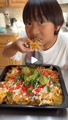 Easy Peasy Jordan on Instagram: "Kimchi Nachos!! These are SO GOOD, you guys have to try them! #mininatortillapartner The Pico de Gallo tortilla chips from #mininatortilla levels it up in so many ways. We’re running a giveaway right now where you have a chance to win 9 bags of their tortilla chips, 2 hoodies, and 2 tumblers! Make sure you’re following this page @easypeasyjordan and their page @mininatortilla and tag 2 friends in the comments!
 
This giveaway is in no way sponsored, endorsed, or associated with Instagram.
 
What you need for Kimchi Nachos:
 
1 bag Mi Niña Tortilla chips: any flavor! (we used Pico de Gallo)
1.5-2 cups Kimchi
2-3 cups Cheese
1 cup Onions
1 cup Cilantro
1 cupTomato
Guacamole
Japanese Mayo" Kimchi Nachos, Takis Recipe, Japanese Mayo, Nacho Chips, 2 Friends, Tortilla Chips, Easy Peasy, Nachos, Kimchi