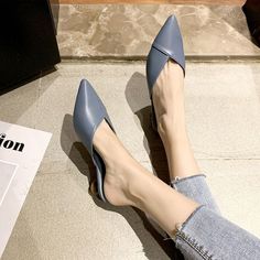 Product Title :Pointed Low Heel MulesProduct Measurements cm Size Foot Length Heel Height 35 22.5 3 36 23 3 37 23.5 3 38 24 3 39 24.5 3 35 8.9 1.2 36 9.1 1.2 37 9.3 1.2 38 9.4 1.2 39 9.6 1.2 Product Details Material: PU, Rubber Color: Premium Edition - Black Gothic Punk Fashion, Hoof Heels, Backpack Clothes, Summer Sock, Bag Badges, Woman Casual, Heel Mules, Heels Fashion, Slides Women