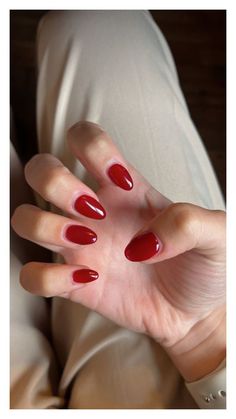 Indulge in the rich, romantic hue of cherry wine nails, perfect for adding a touch of sophistication to any look, day or night. Wind Red Nails, Nail Inspo Burgundy, Pale Skin Nails, Winter Red Nails, Fall Red Nails, Mocha Nails, Nails Cherry