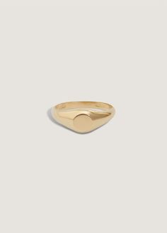 Signet originates from the Latin root "signum," meaning sign, and once served as an official signature and document sealer. This ring is a modern twist on the one that your grandfather always had on. Wear her as she is—or add a custom letter engraving. See product specs below. 14k solid gold – always Face measures 7mm x 7mm Gold weighs about 2.5g We recommend to size up if this ring is thicker than what you typically wear. We offer custom sizes upon request. Please add the Custom Size request to Fall Rings, Gold Face, Broken Chain, Custom Letters, Ring Sizer, One Ring, Engraved Rings, Signet Ring, Gold Vermeil