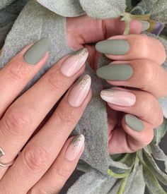 Classic Acrylic Nails Simple, Insta Nails Acrylic, Olive Green Design Nails, Classic Chic Nails, Bridal Nails Green Accent, Short Army Green Nails, Acrylic Nails Ideas Winter Simple, Simple Bold Nails, Green Nails With Leaf Design