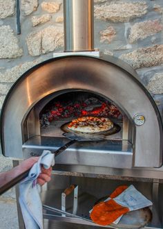 Cru Ovens Pizza Oven Cru Pro 60 Wood-Fired Oven Santa Pizza, Brick Pizza Oven Outdoor, Outdoor Fireplace Pizza Oven, Fireplace Cooking, Wood Burning Pizza Oven, Refractory Brick, Wood Fired Cooking, Wood Burning Oven, Pizza Design