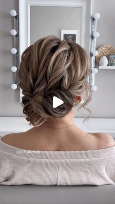 Hairdo Tutorial, Timeless Hair, Wedding Hair Trends, Nagellack Trends, Bridesmaid Hair Makeup, Prom Hairstyles For Short Hair, Easy Hair Updos, Up Dos For Medium Hair, Step By Step Hairstyles