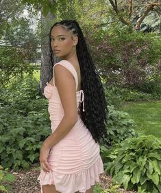 Feminine Black Women, Dark Skin Models, Elegant Outfit Classy, Classy Prom Dresses, Baddie Hairstyles, Protective Hairstyles, Black Is Beautiful, Cute Hairstyles