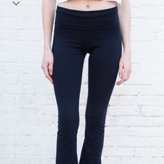 Soft Cotton Blend Yoga Pants With A Flare Pant Leg. Fabrics: 96% Cotton 4% Elastane Measurement: 12" (30 Cm) Rise, 32" (81 Cm) Inseam, 26" (66 Cm) Waist (Stretches) Made In: Europe Nwot Versatile Stretch Straight Leg Capris, Fitted Straight Leg Sweatpants, Stretch Capris With Elastic Waistband For Fall, Navy Stretch Bottoms For Summer, Versatile Straight Leg Spring Leggings, Navy Stretch Full-length Bottoms, Cotton Mid-rise Athleisure Pants, Navy Stretch Full Length Bottoms, Casual Straight Leg Pants With Bottom Hem