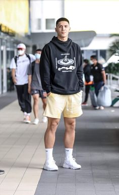 Mens Street Style Summer, Shorts Streetwear, Guys Clothing Styles, Outfit Grid