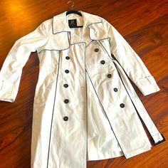 Trench Coat Never Worn Size Med White Double-breasted Spring Outerwear, White Fitted Double-breasted Outerwear, Fitted White Outerwear For Spring, White Outerwear For Spring Workwear, White Spring Outerwear For Work, Chic White Cotton Outerwear, Trench Coats, Trench Coat, White Black