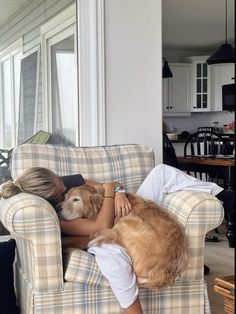 #goldenretrieverpuppy #aesthetic #coastal Cozy Golden Retriever, Classy Dog Aesthetic, Dog Bear, Dogs In Bed, Pet Owner Aesthetic, Dog And Puppy, Golden Retriever Girlfriend Aesthetic, Golden Retriever Outfits, Having A Dog Aesthetic