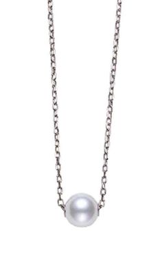 Mikimoto Classic Pendant Akoya Pearl MPQ10042AXXW. 18kt white gold with 1 Akoya pearl, 8mm and A+ quality. Length 18”. Pearl Diamond Pendant, Akoya Pearl Necklace, Diamond Accessories, Cushion Diamond, Square Diamond, Sea Pearls, Akoya Pearls, Princess Diamond, Womens Wedding Bands