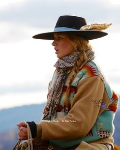 Womens Western Riding Outfits, Working Cowgirl, Star Valley Wyoming, Real Cowgirl, Star Valley, Vogue Brazil