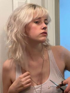 Bleach Blonde Grunge Hair, Bleached Shoulder Length Hair, White Shag Hair, Shaggy Platinum Blonde Hair, Platinum Mullet Women, Blonde Shaggy Mullet, Wavy Bleached Hair, Bleached Wavy Hair, Bleach Blonde Hair Aesthetic