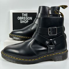 Up For Sale Is A New Pair Of Dr Doc Martens Jaimes Leather Harness Straps Chelsea Boots Mens Size 9 Black Inner Ankle Zip Polished Smooth. Price Is Firm. If Opting For Shipping, I Will Ship Same Business Day For A Fast Arrival Time. I Do Ship Priority Mail And The Item Should Arrive Within 1-3 Business Days. Please Review Photos And Reach Out With Additional Questions. Thanks For Looking! Yellow Leather Ankle-high Boots, 2976 Chelsea Boots, Monkey Boots, Ankle Boots Uk, Chelsea Boots Mens, Doc Marten, Steel Toe Boots, Patent Leather Boots, Steel Toe Work Boots