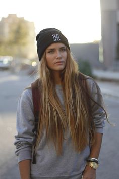 howlandteam Surfergirl Style, Surfer Girl Style, Tomboy Outfits, Surfer Girl, Tomboy Fashion, Pretty Hairstyles, Hair Looks, Gym Women, Long Hair